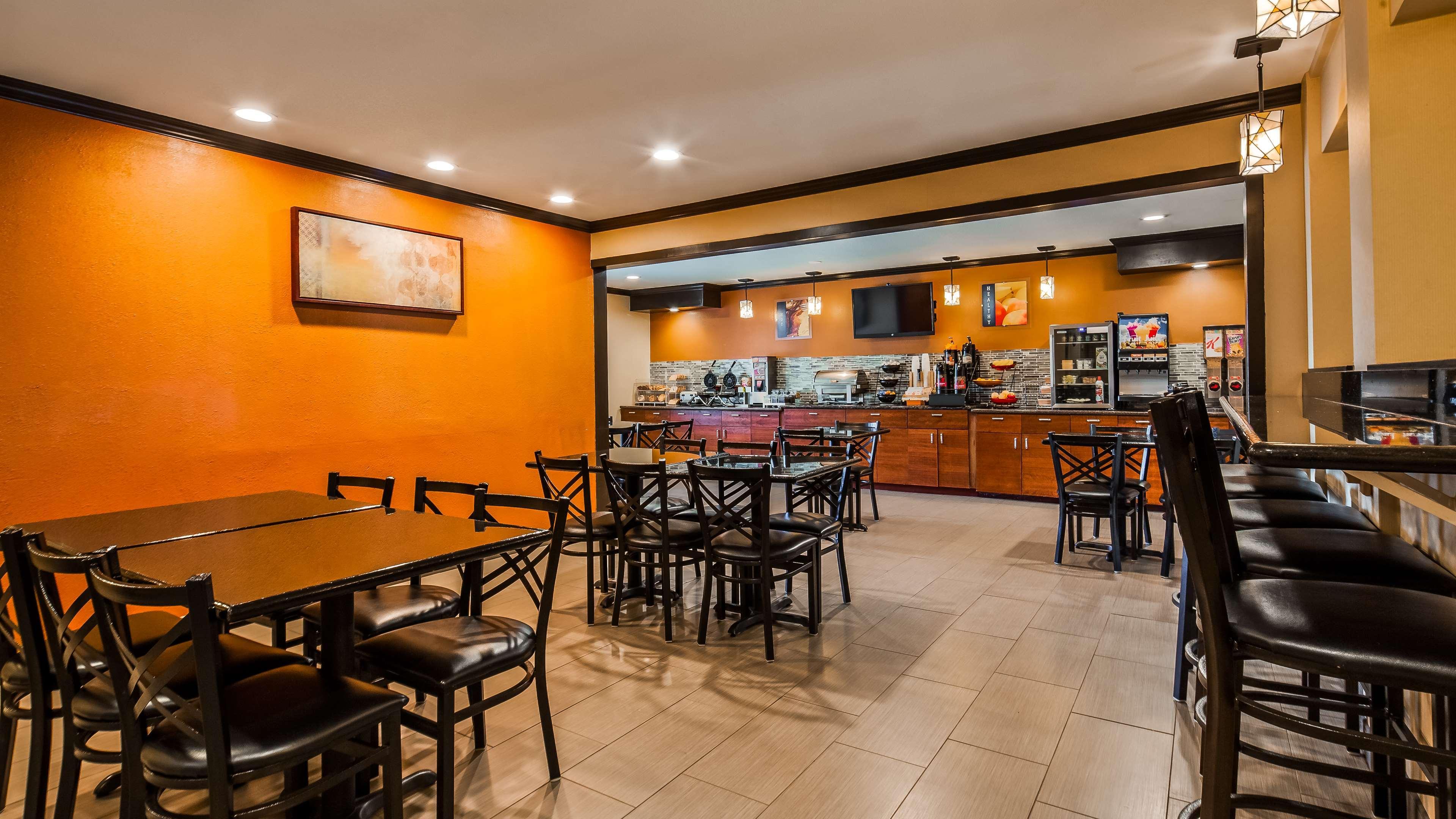Best Western Plus Twin View Inn And Suites Реддинг Экстерьер фото