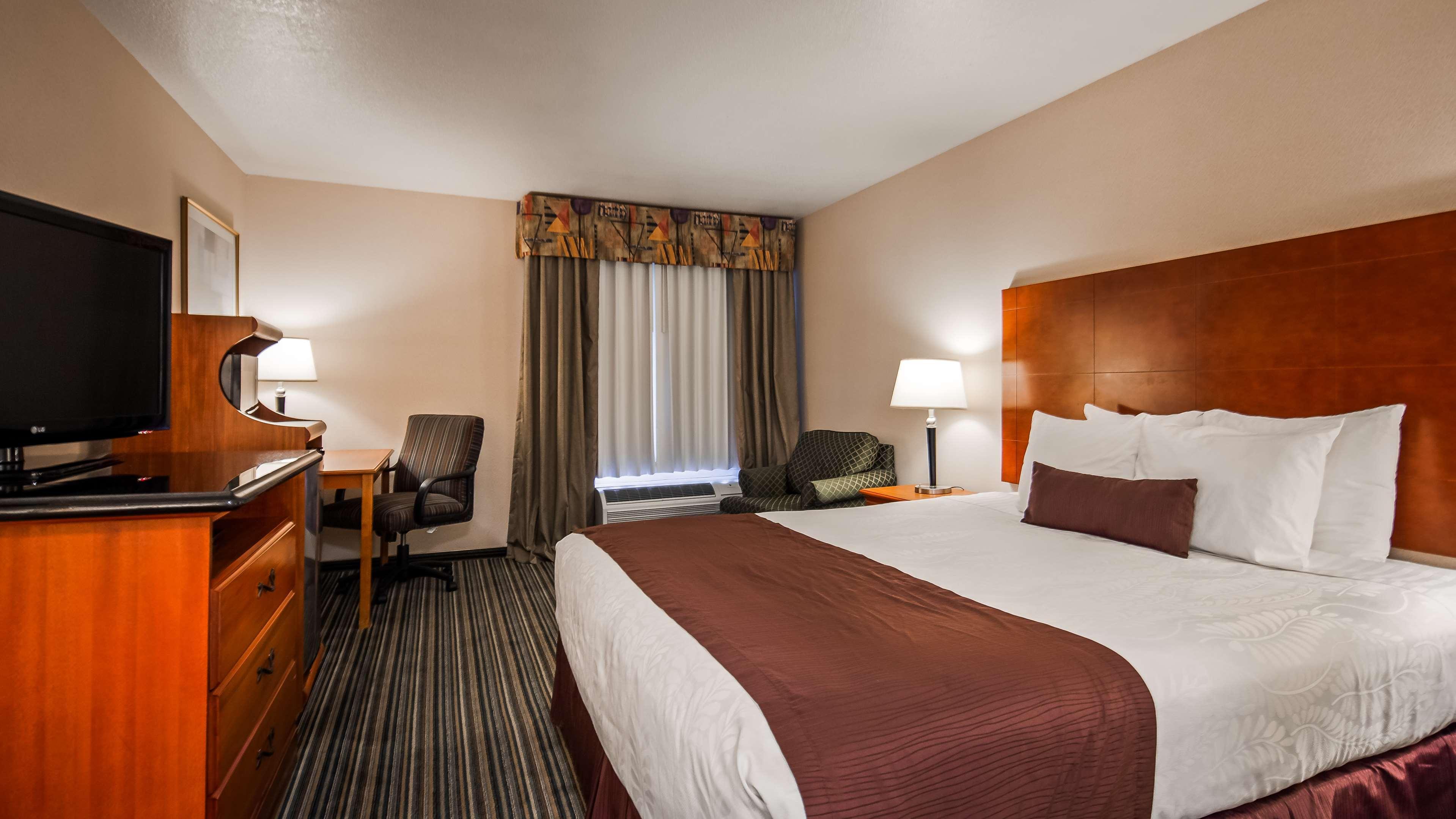 Best Western Plus Twin View Inn And Suites Реддинг Экстерьер фото