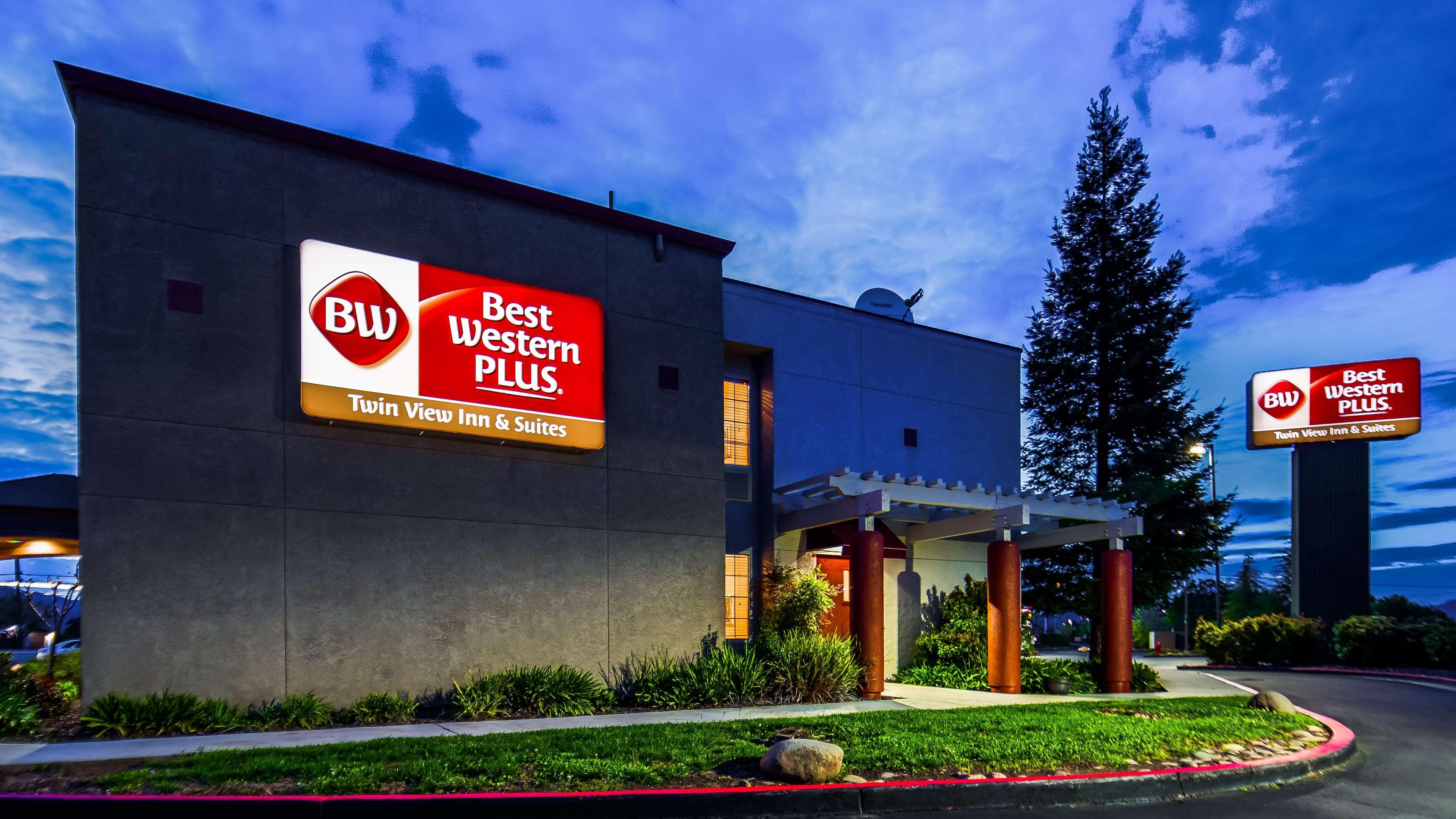 Best Western Plus Twin View Inn And Suites Реддинг Экстерьер фото
