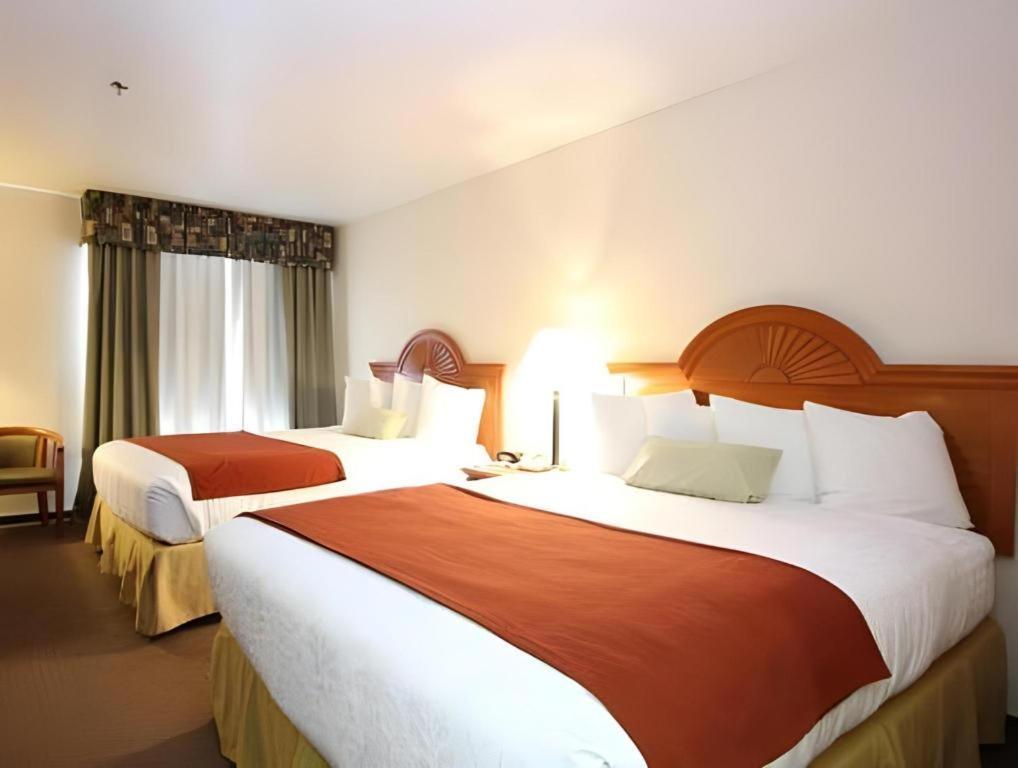 Best Western Plus Twin View Inn And Suites Реддинг Экстерьер фото