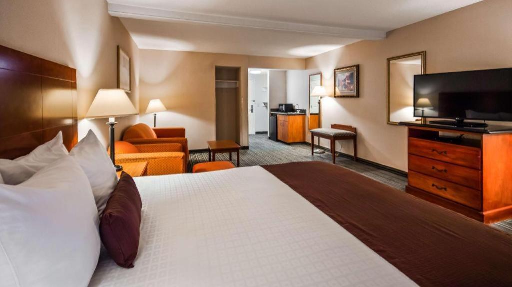 Best Western Plus Twin View Inn And Suites Реддинг Экстерьер фото
