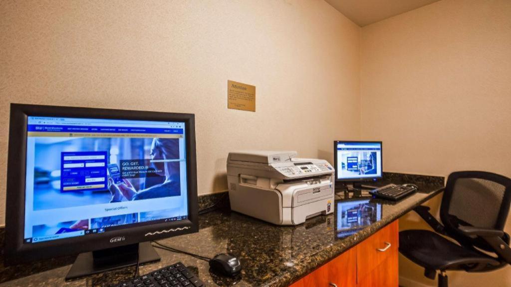 Best Western Plus Twin View Inn And Suites Реддинг Экстерьер фото